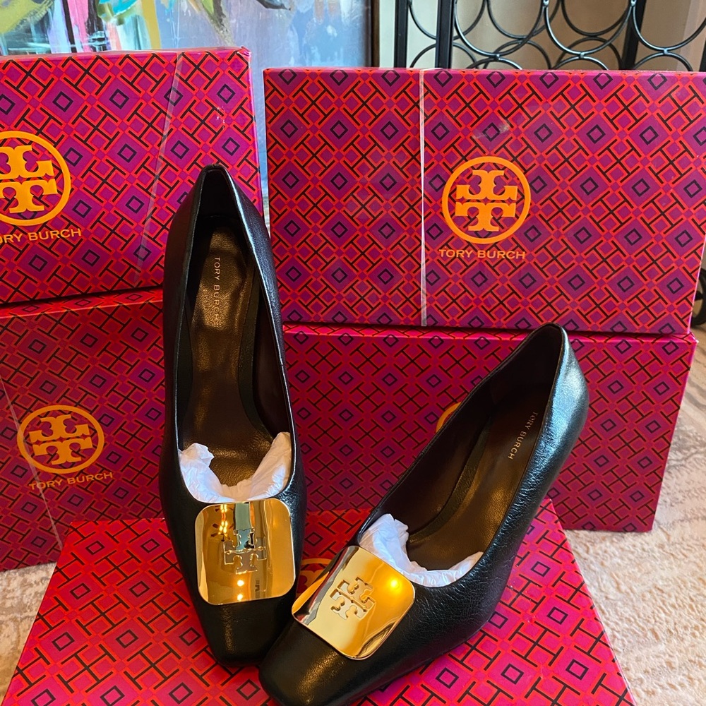Tory Burch Georgia Black Leather Wedge Pumps - Picture 6 of 11